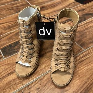Brand New womans DV beige suede strapping ankle boot, size 7